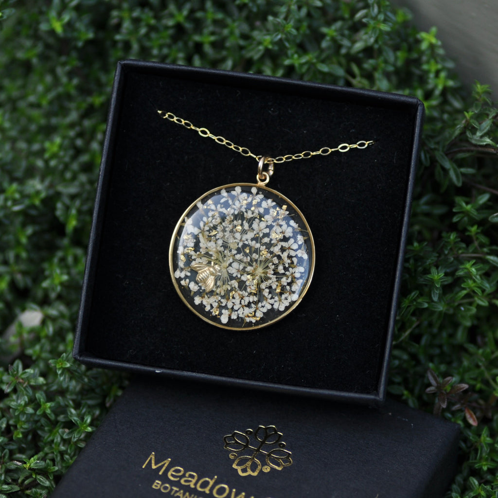 ketting met bloemen