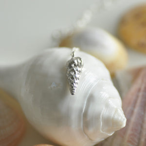 kegelschelp halsketting