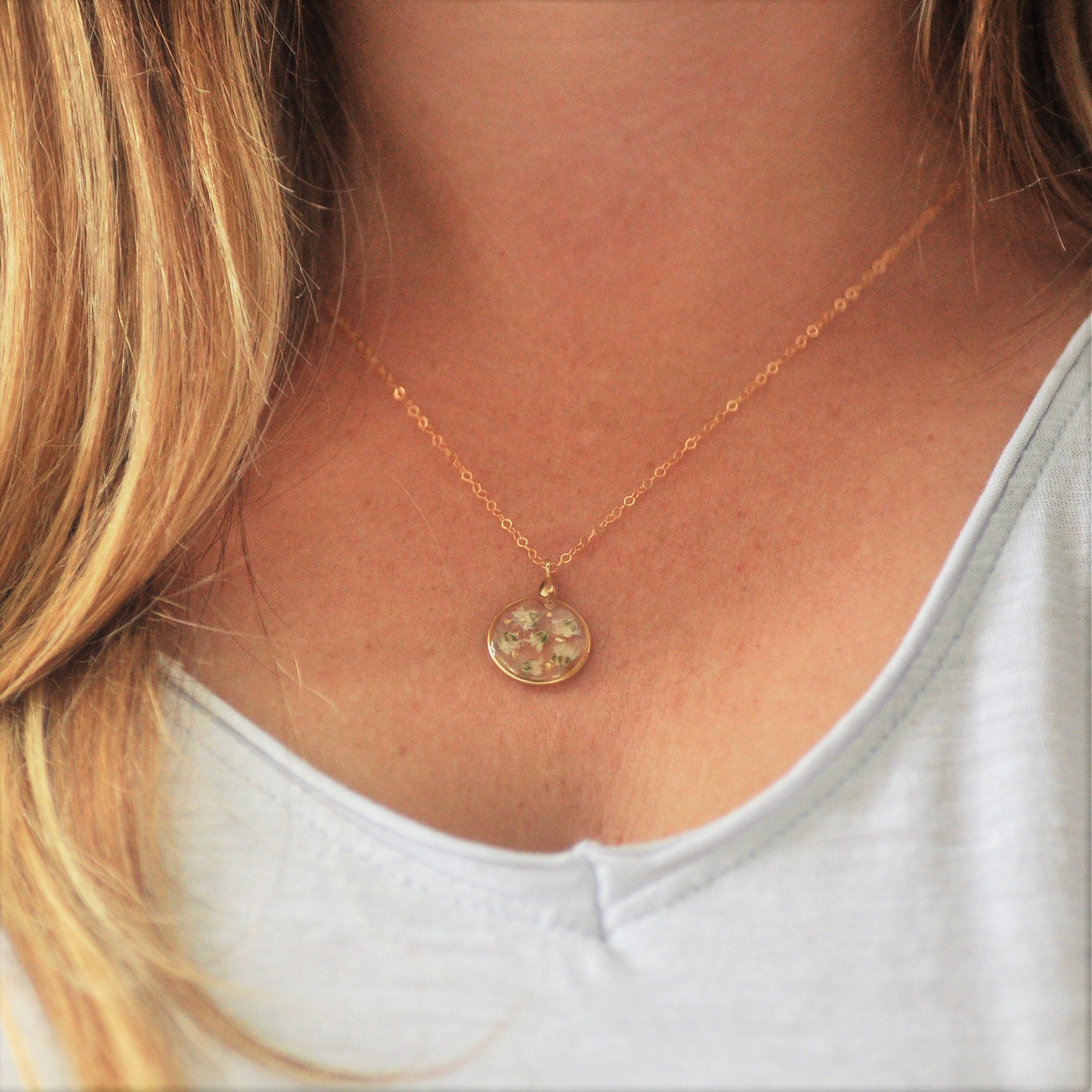 Gypsophila necklace - mini - Gold fill