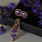 elegant droplet necklace